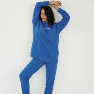 "Time to Hug" tracksuit 27000 light jeans